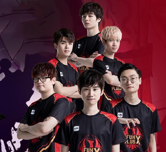 的锋线球员 的锋线球员