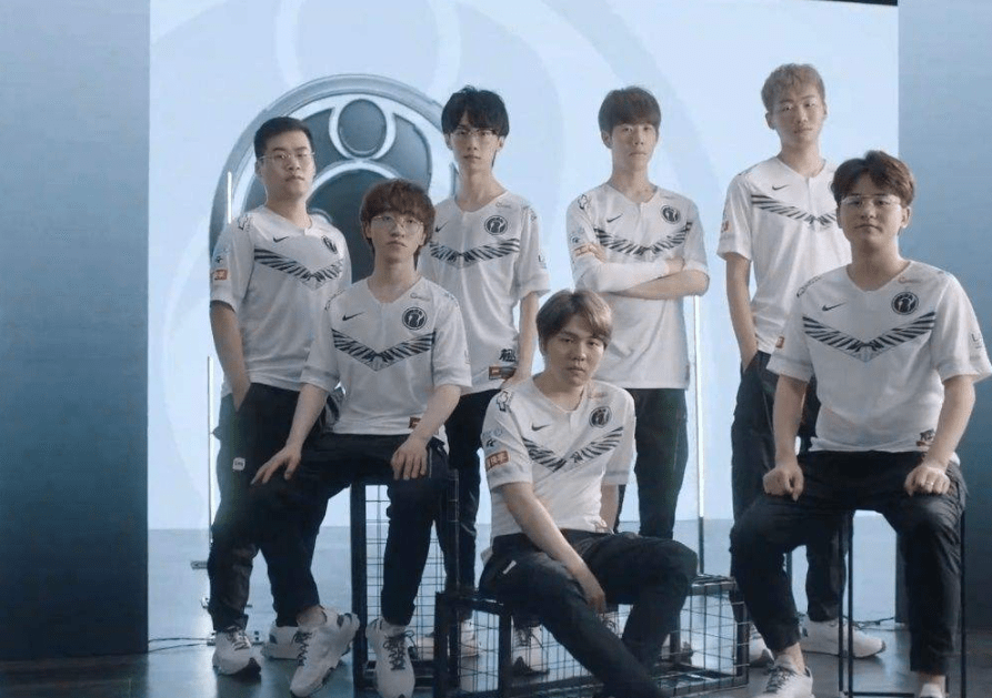 场备受瞩目 场备受瞩目